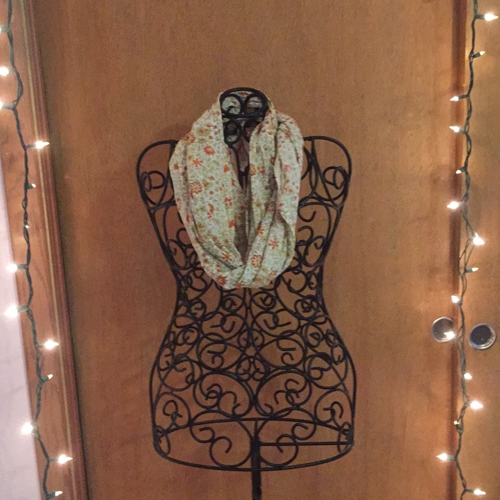 Vintage Scarf !